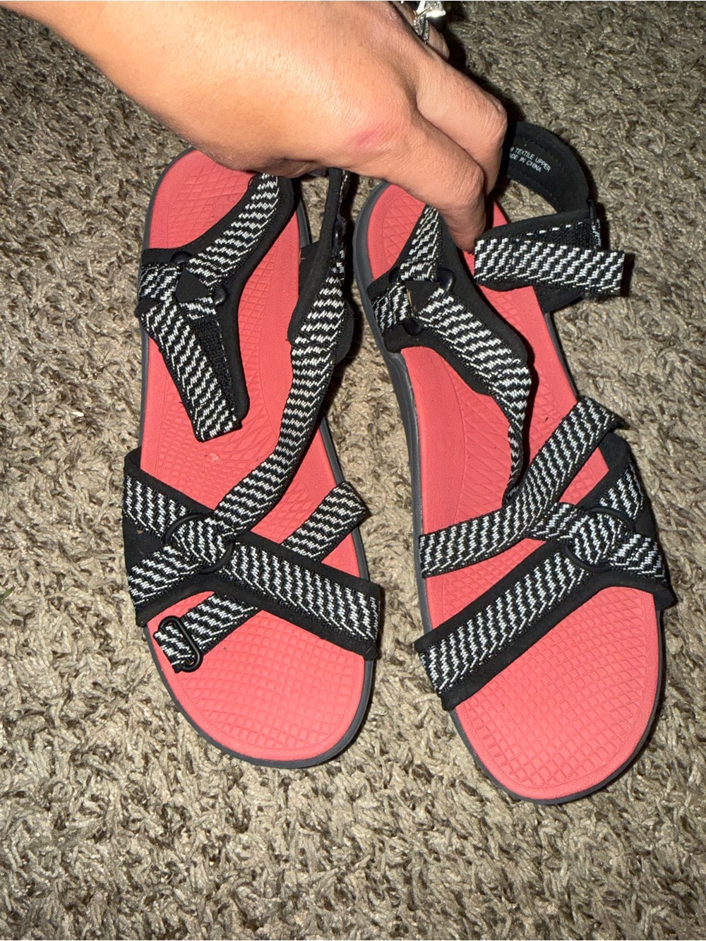 BareTraps Coral Footbed Black-and-White Strap Women’s Sandals